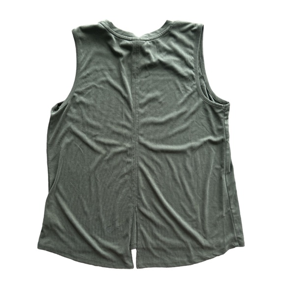 Ava & Viv Tank Top - Picture 4 of 7